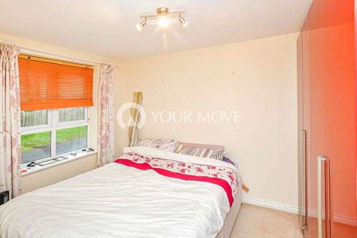 2 Bedroom Flat To Rent In Barlow Gardens, Plymouth, PL2