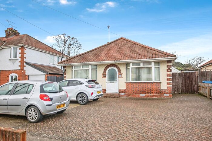 3 Bedroom Detached Bungalow For Sale In Bixley Road, Ipswich, IP3