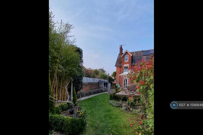 3 Bedroom Semi-Detached House To Rent In Station Road, Wimborne, BH21