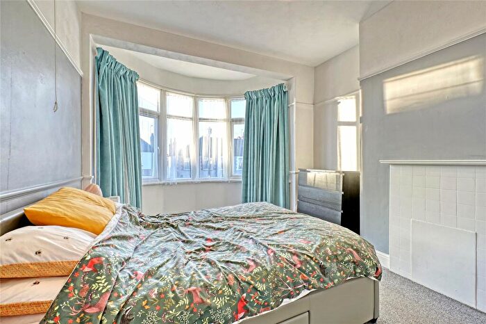 3 Bedroom Terraced House For Sale In Hamstel Road, Southend-on-Sea, Essex, SS2
