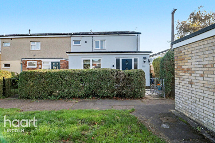 2 Bedroom End Of Terrace House For Sale In Arras Close, Lincoln, LN1