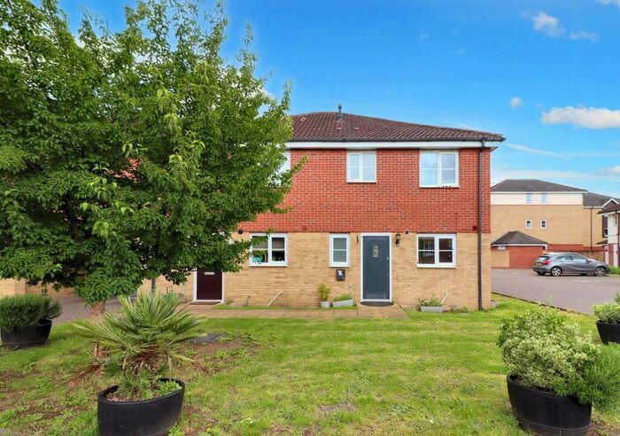 3 Bedroom Semi-Detached House To Rent In Sherriff Close, Esher, KT10