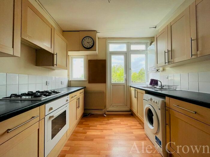 2 Bedroom Flat To Rent In Watford Way, London NW7