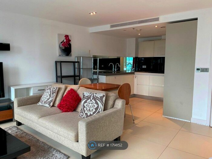 Studio To Rent In City Road, London, EC1Y