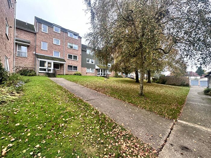 2 Bedroom Flat To Rent In Beauchamp Place, Oxford, OX4