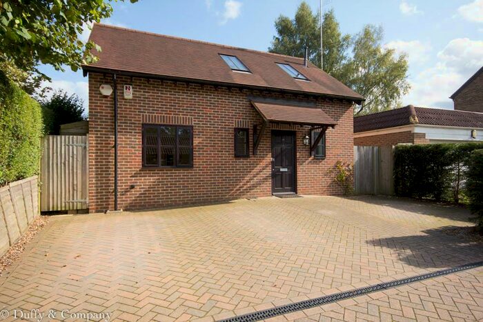 2 Bedroom Detached House To Rent In Windmill Platt, Handcross, RH17