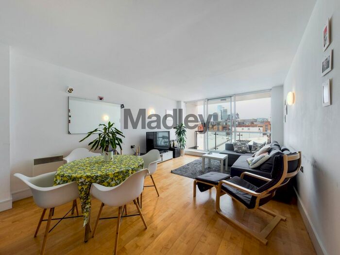 2 Bedroom Flat To Rent In Larch Court, Royal Oak Yard, London, SE1