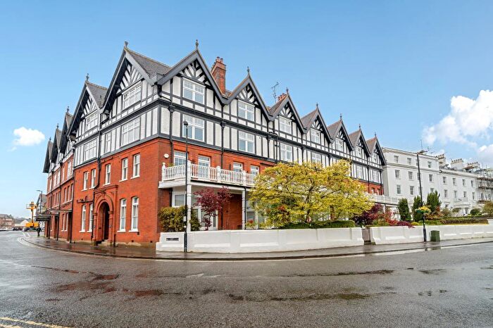 2 Bedroom Flat To Rent In Henley On Thames, Oxfordshire, RG9