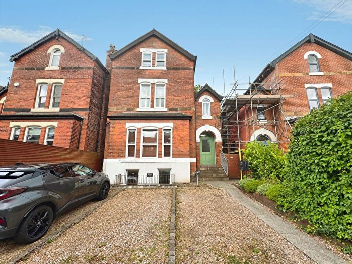 2 Bedroom Flat To Rent In Oak Road, West Didsbury, Manchester, M20