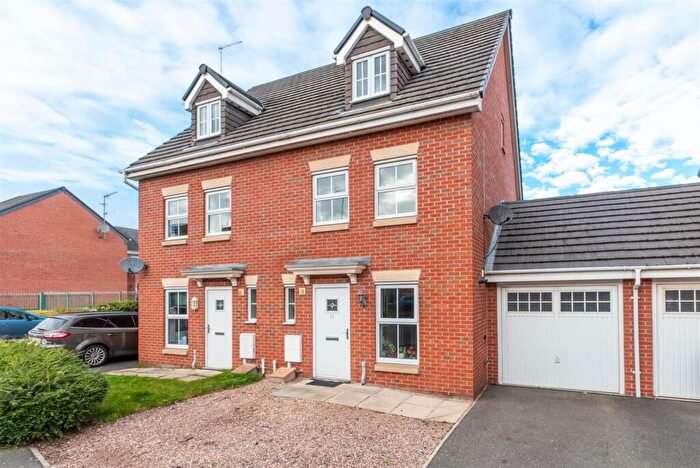 3 Bedroom Town House To Rent In Glover Road, Castle Donington, Derby, DE74