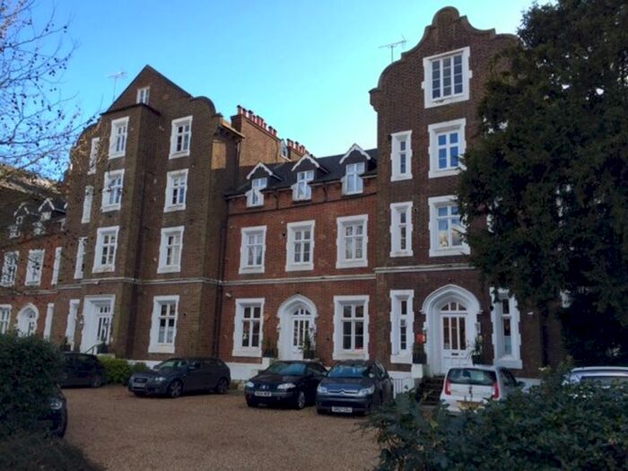 Studio To Rent In Upton Park, Slough, SL1