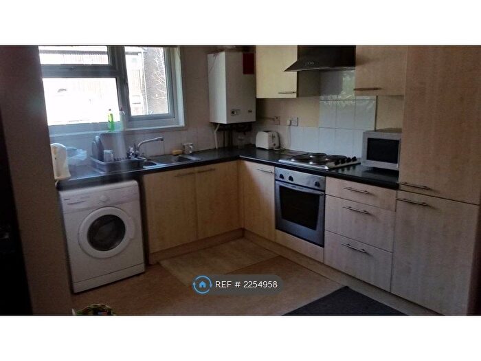 3 Bedroom Terraced House To Rent In Mewburn, Peterborough, PE3