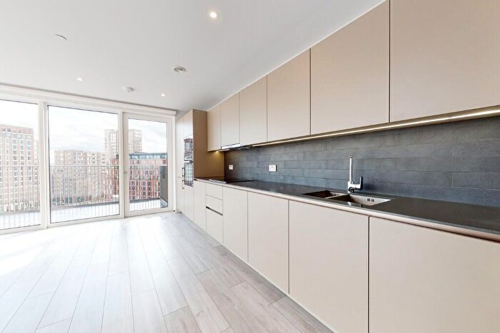 3 Bedroom Apartment To Rent In Park Central West, SE17