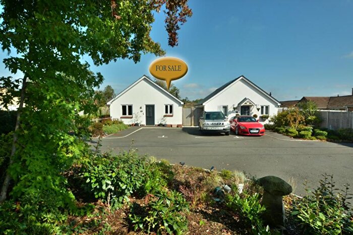 3 Bedroom Detached Bungalow For Sale In Queens Road, Corfe Mullen, BH21