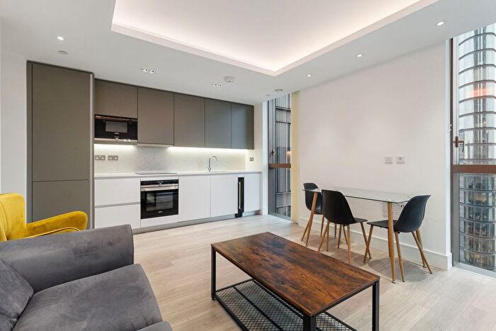 2 Bedroom Flat To Rent In Carrara Tower, Bollinder Place London, EC1V