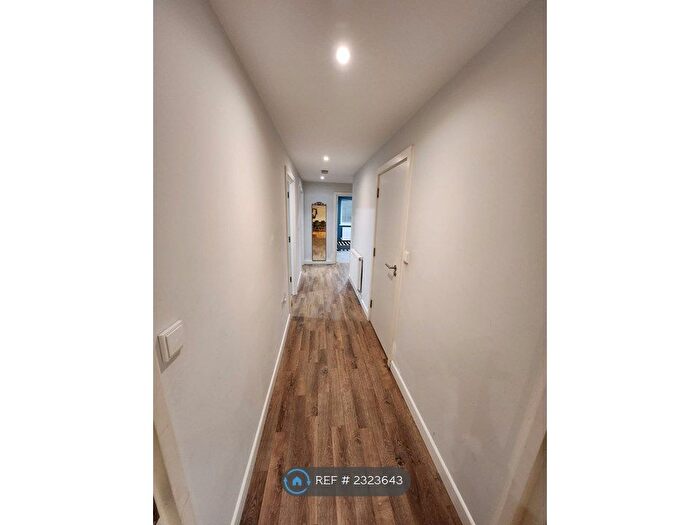 3 Bedroom Flat To Rent In Mill Apartments, London, SE13