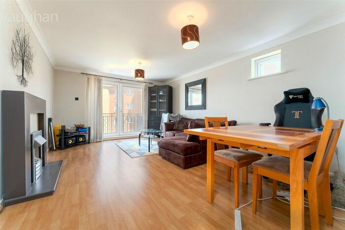 2 Bedroom Flat To Rent In Merton Court, The Strand, Brighton, BN2