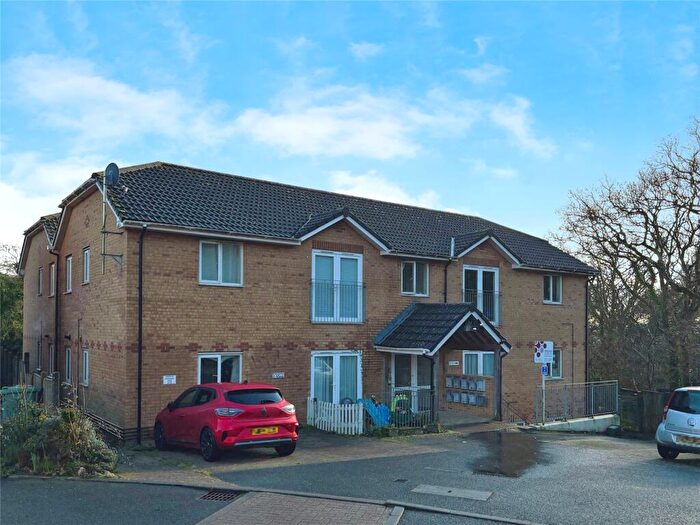 2 Bedroom Apartment For Sale In Nelson Drive, Cowes, Isle Of Wight, PO31