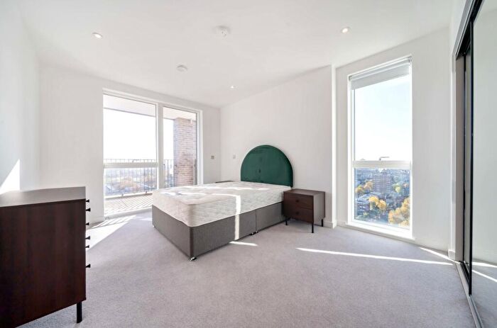 1 Bedroom Apartment To Rent In Thurlow Street, London, SE17