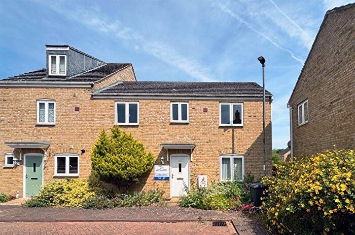 3 Bedroom Semi-Detached House To Rent In Collinson Crescent, Huntingdon, PE28