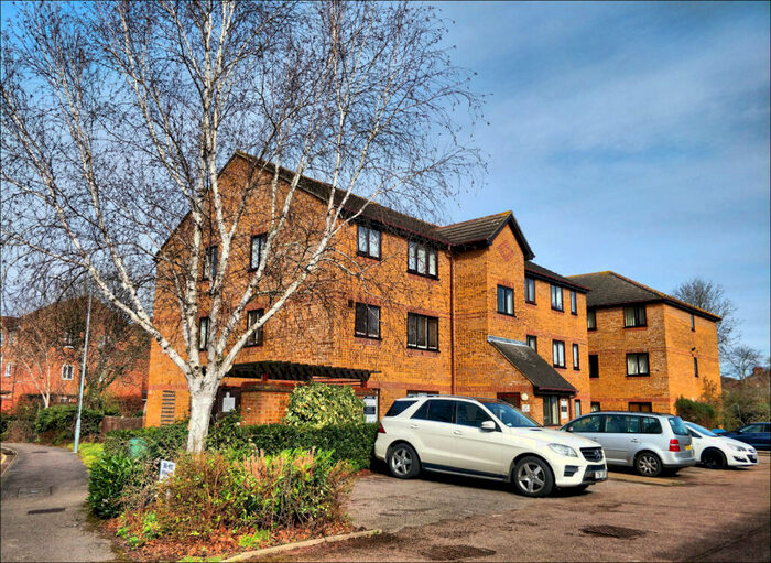 1 Bedroom Flat To Rent In Brindley Close, Ealing, HA0