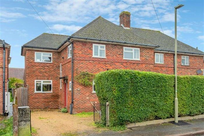 3 Bedroom Semi-Detached House To Rent In Jersey Road, Rosehill, Oxford, OX4