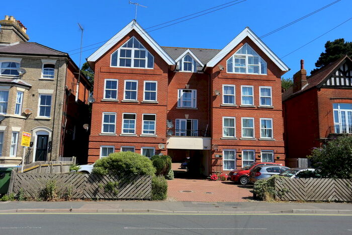 2 Bedroom Apartment To Rent In Riverdale Court, Undercliff Road West, Felixstowe, IP11