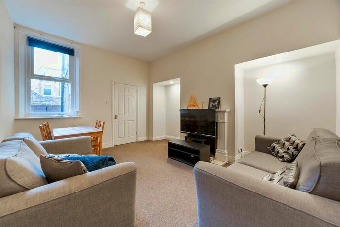 2 Bedroom Flat To Rent In Ashleigh Grove, Jesmond, Newcastle Upon Tyne, NE2