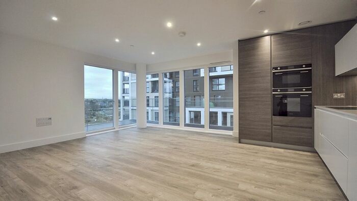 2 Bedroom Flat To Rent In Pegler Square, Kidbrooke Village, London, SE3