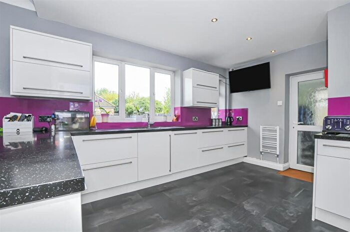 5 Bedroom Detached House For Sale In Mount Pleasant Lane, Bricket Wood, St. Albans, AL2