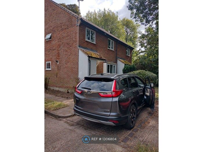 2 Bedroom End Of Terrace House To Rent In Riverside Court, St. Albans, AL1