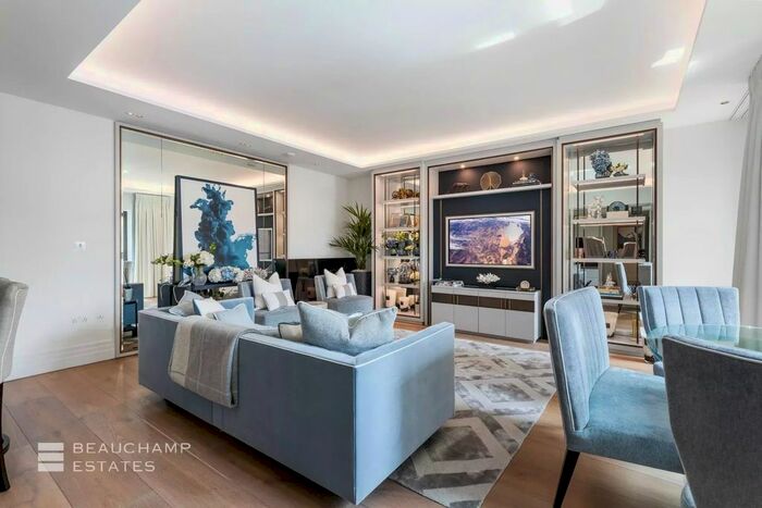 2 Bedroom Flat To Rent In Kensington Garden Square, Bayswater, W2