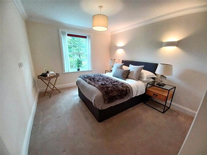 1 Bedroom Apartment To Rent In Dukes Ride, Crowthorne, Berkshire, RG45