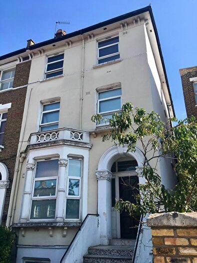 2 Bedroom Flat To Rent In South Lambeth Road, London, SW8