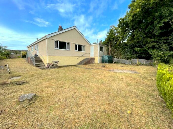 3 Bedroom Semi-Detached Bungalow For Sale In Penmaen, Swansea, SA3