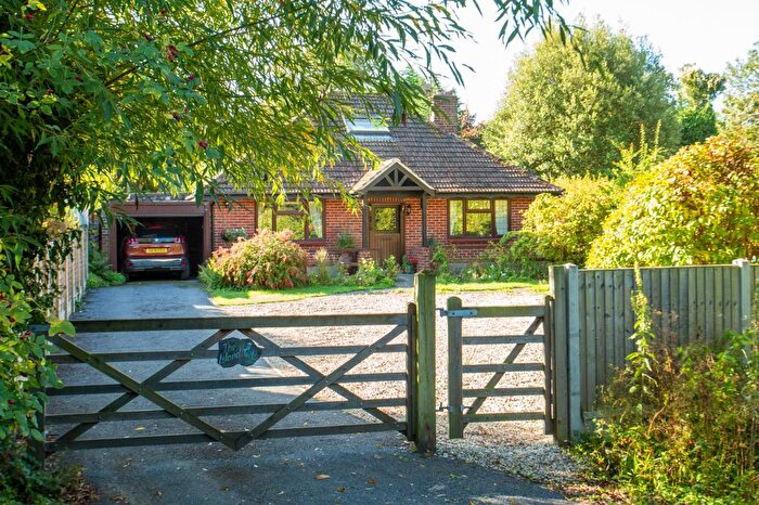 3 Bedroom Bungalow For Sale In The Drove, Fordwich, Canterbury, Kent, CT2