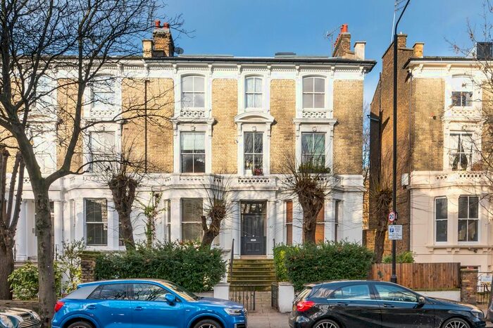 1 Bedroom Flat To Rent In Cambridge Gardens, North Kensington, London, W10