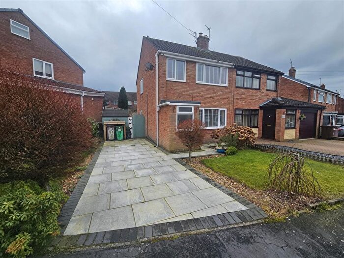 3 Bedroom Semi Detached House For Sale In Standish Drive, Rainford, WA11