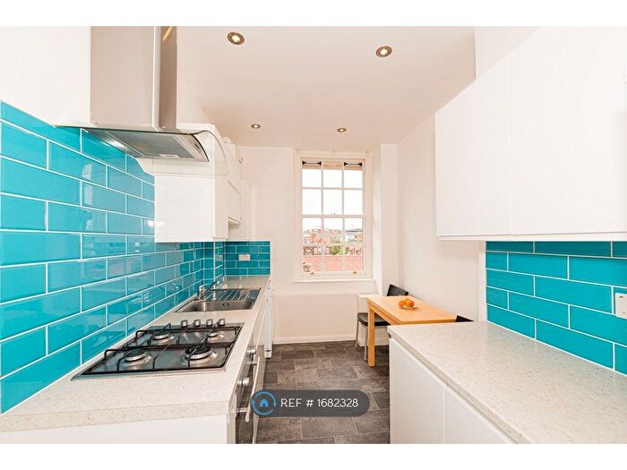 1 Bedroom Flat To Rent In Reynolds House, London, SW1P