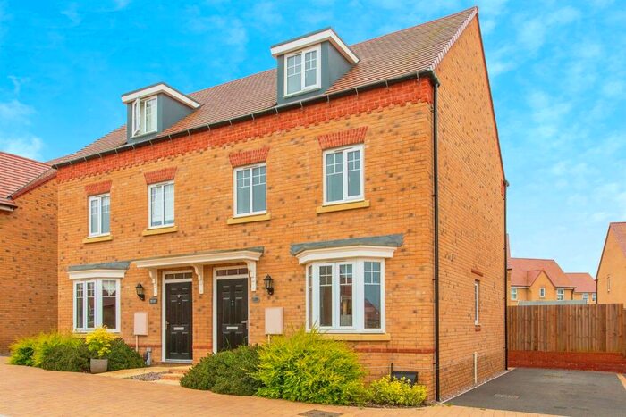 3 Bedroom Semi-Detached House For Sale In Doherty Road, Godmanchester, Huntingdon, PE29