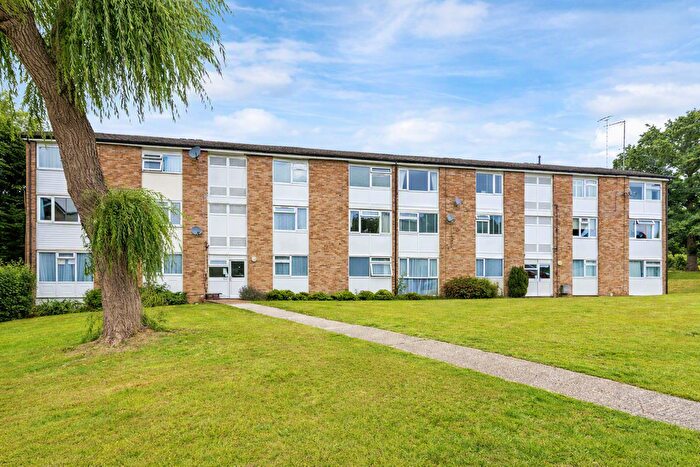 2 Bedroom Flat To Rent In Barnetts Shaw, Oxted, Surrey, RH8
