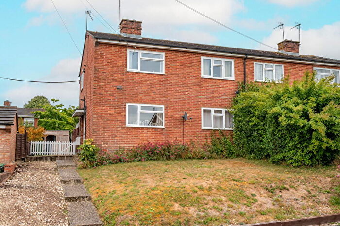 2 Bedroom Maisonette For Sale In The Knowlings, Whitchurch, RG28