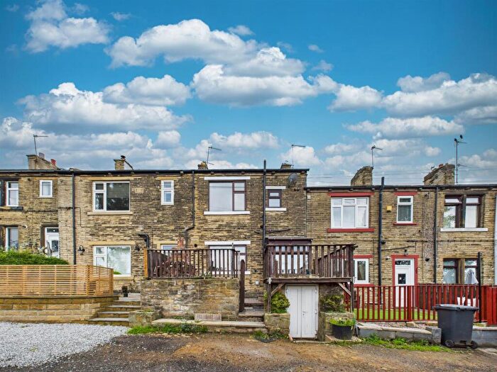 3 Bedroom Terraced House For Sale In , Field Top, Brighouse, HD6