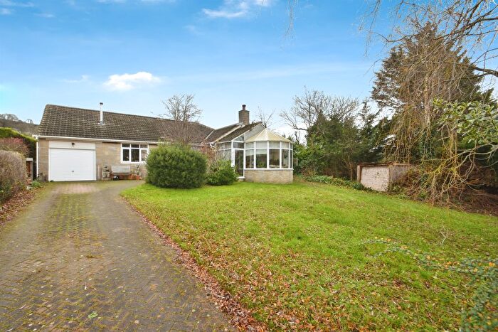 3 Bedroom Detached Bungalow For Sale In Sunhill Drive, Baildon, Shipley, BD17
