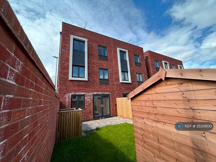 5 Bedroom Semi-Detached House To Rent In Bayley Place, Exeter, EX1