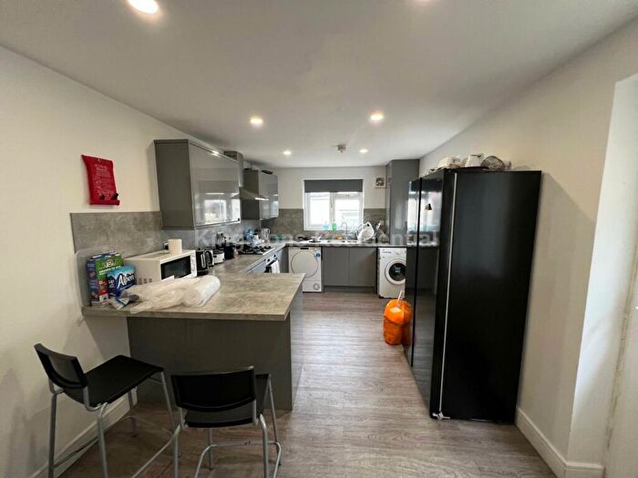 5 Bedroom Terraced House To Rent In Crwys Road, Cathays, Cardiff, CF24