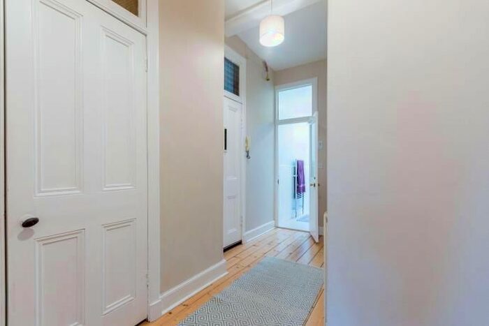 1 Bedroom Flat To Rent In Comiston Gardens, Edinburgh, EH10