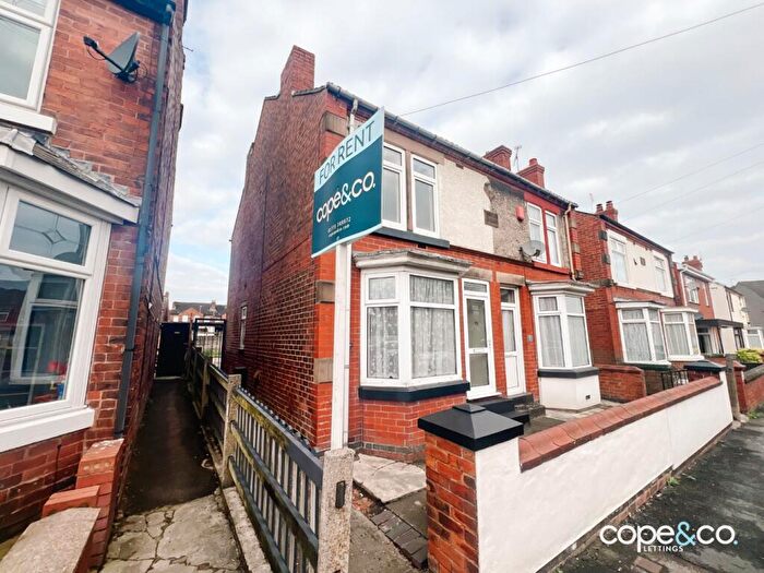 2 Bedroom End Of Terrace House To Rent In Ellesmere Avenue, Alfreton, Derbyshire, DE55