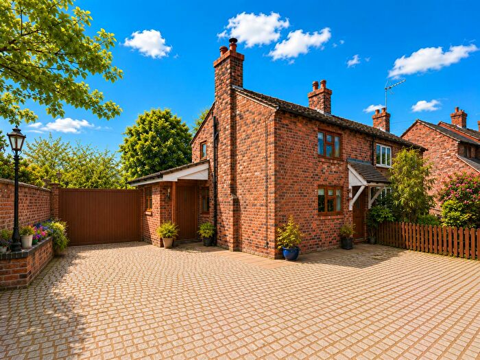 3 Bedroom Semi-Detached House For Sale In London Road, Stapeley, Nantwich, Cheshire, CW5