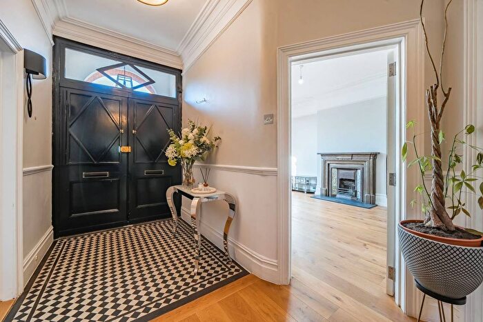 6 Bedroom Terraced House For Sale In Granville Gardens, Ealing, W5